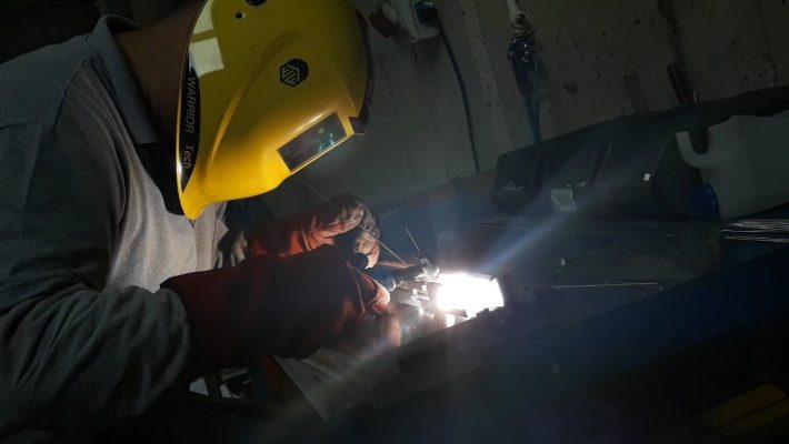 Mapsis Metal kaynak robotu çalışırken